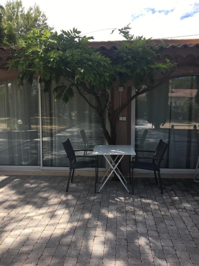 Gite 2 Pieces Au Calme Les Arcs-sur-Argens Dış mekan fotoğraf